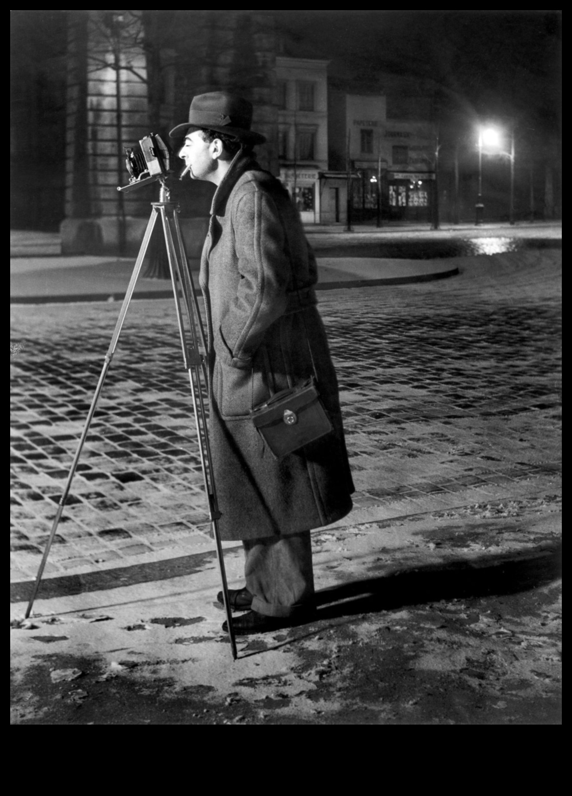 أجواء مجردة: صياغة روايات الغلاف الجوي باستخدام أساليب التصوير الفوتوغرافي الطليعية