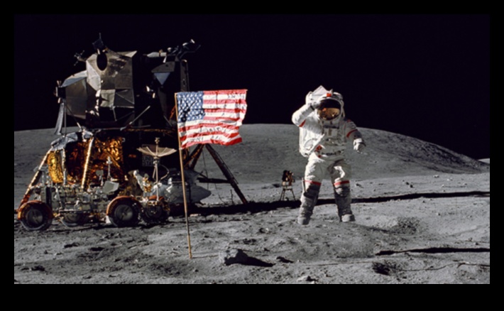 الهبوط على سطح القمر: خطى ناسا التاريخية على السطح السماوي