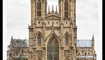 تم الكشف عن العظمة القوطية: ارفع مستوى حرفتك من خلال تألق التصوير الفوتوغرافي