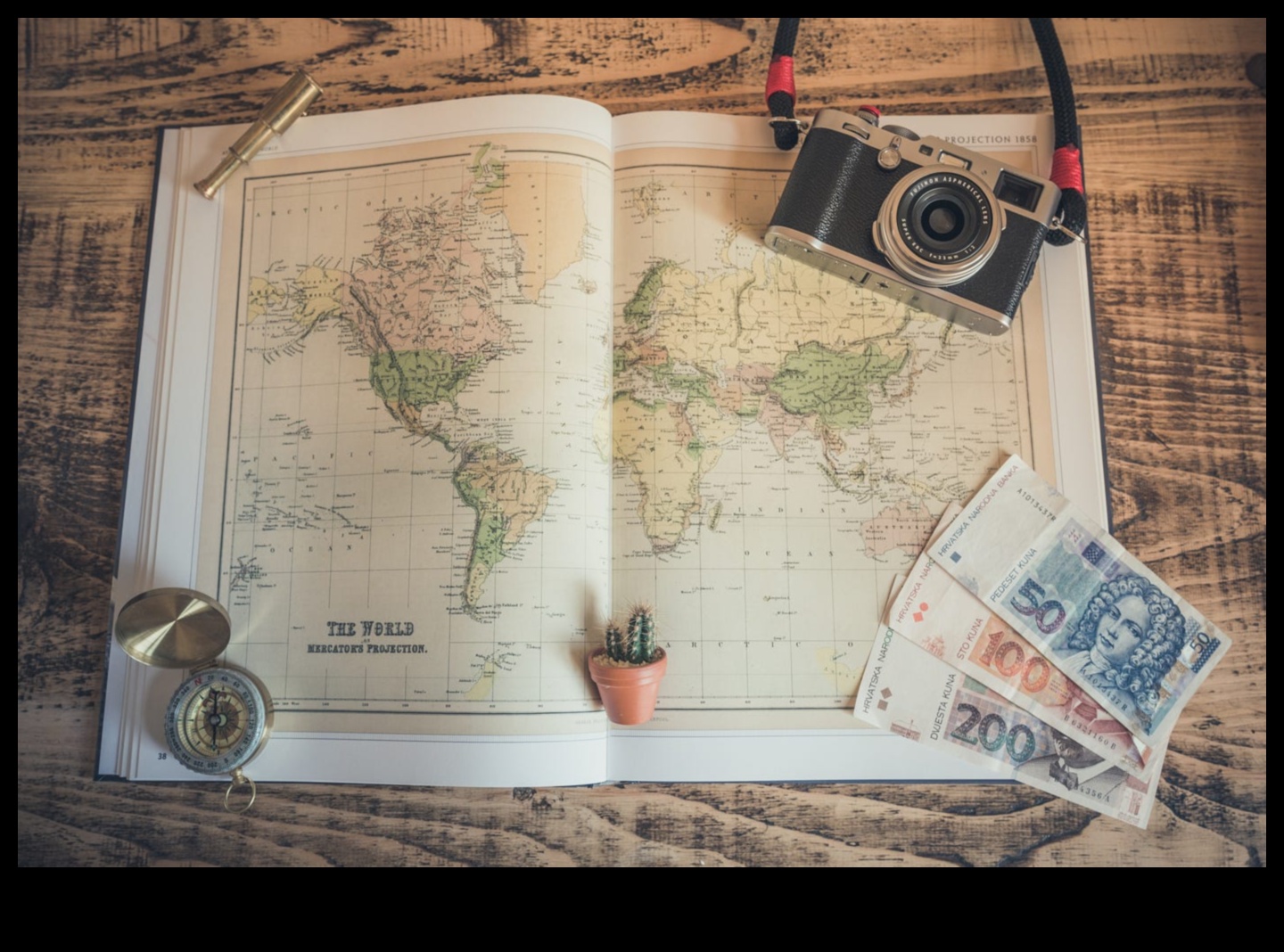 محفظة التجوال: حكايات من المستكشف الصديق للميزانية